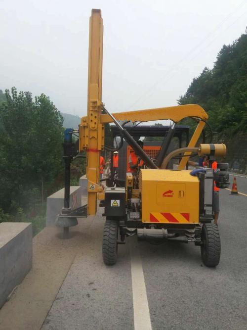 湖南地質(zhì)勘探錨桿鉆機 渦輪增壓邊坡支護機 山區(qū)公路護欄安裝機
