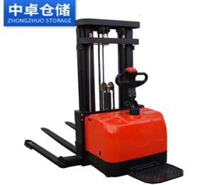 中卓：力達(dá)倉(cāng)儲(chǔ)車型1.2-1.6T寬腿式堆高車