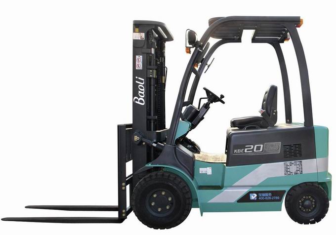 四支點電動叉車