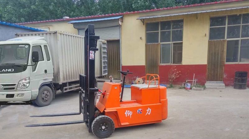 仰力電動(dòng)叉車(chē)