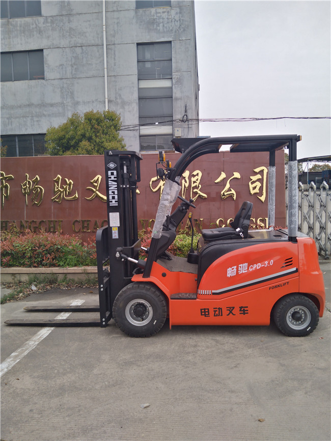 暢馳：電動(dòng)叉車CPD-3.0
