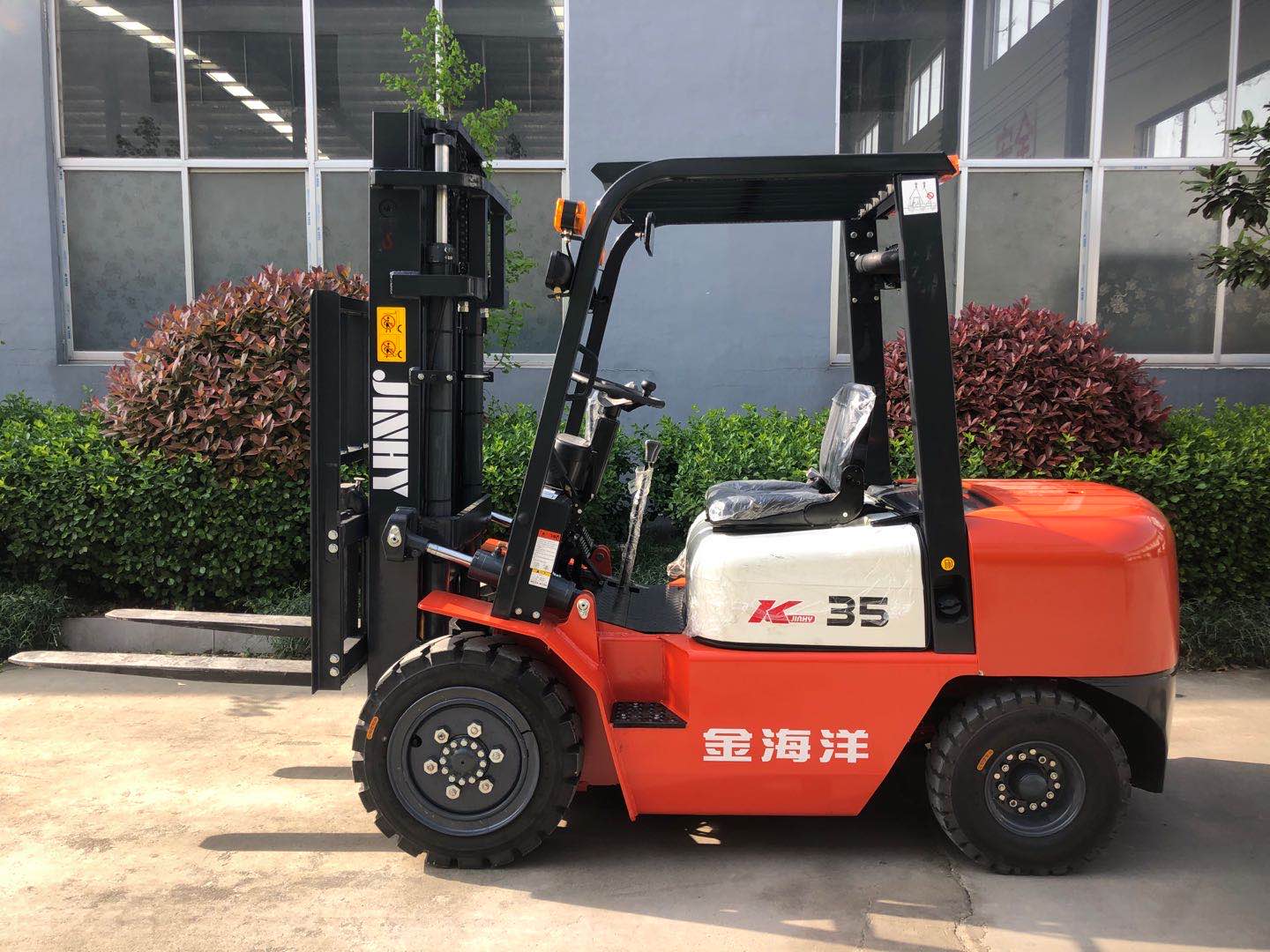 物流倉儲搬運車 3.5噸內燃式叉車 四輪座駕式柴油物料搬運車
