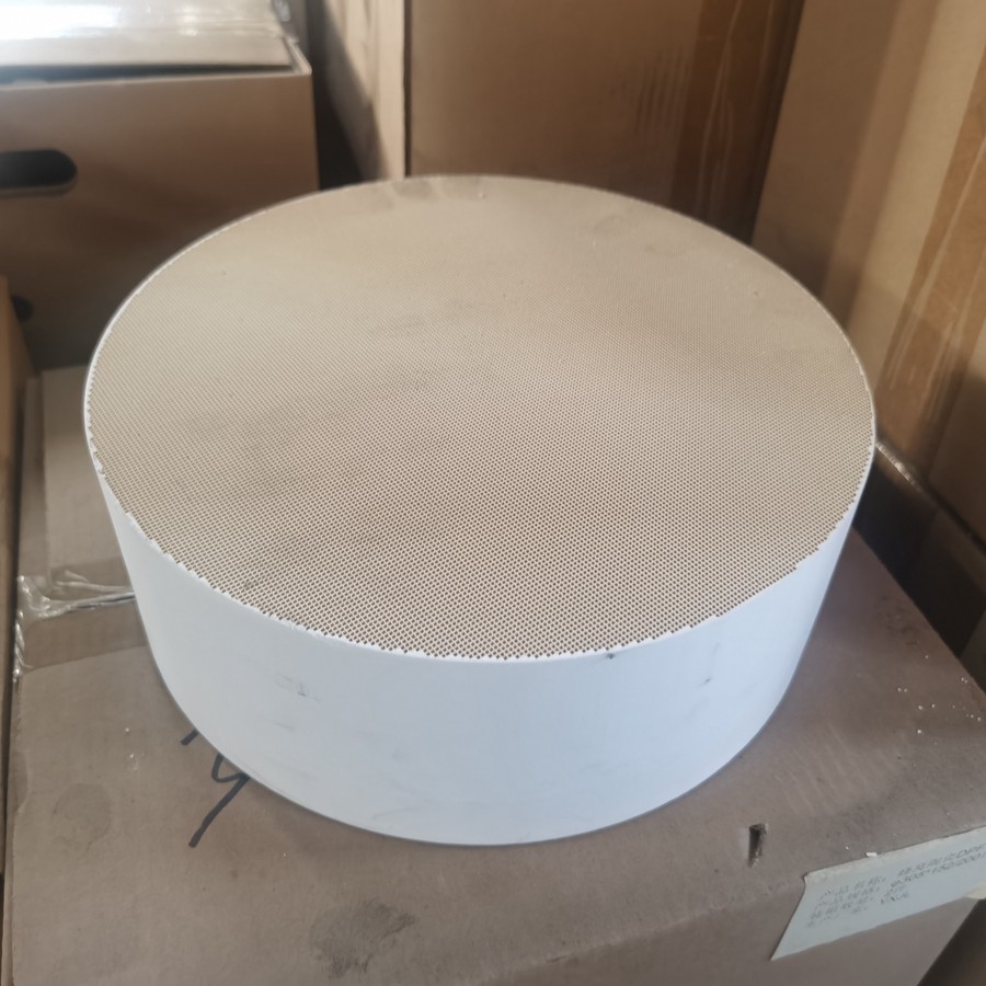 生產(chǎn)銷售各種DOC載體，DPF載體，SCR載體，各種蜂窩陶瓷載體。