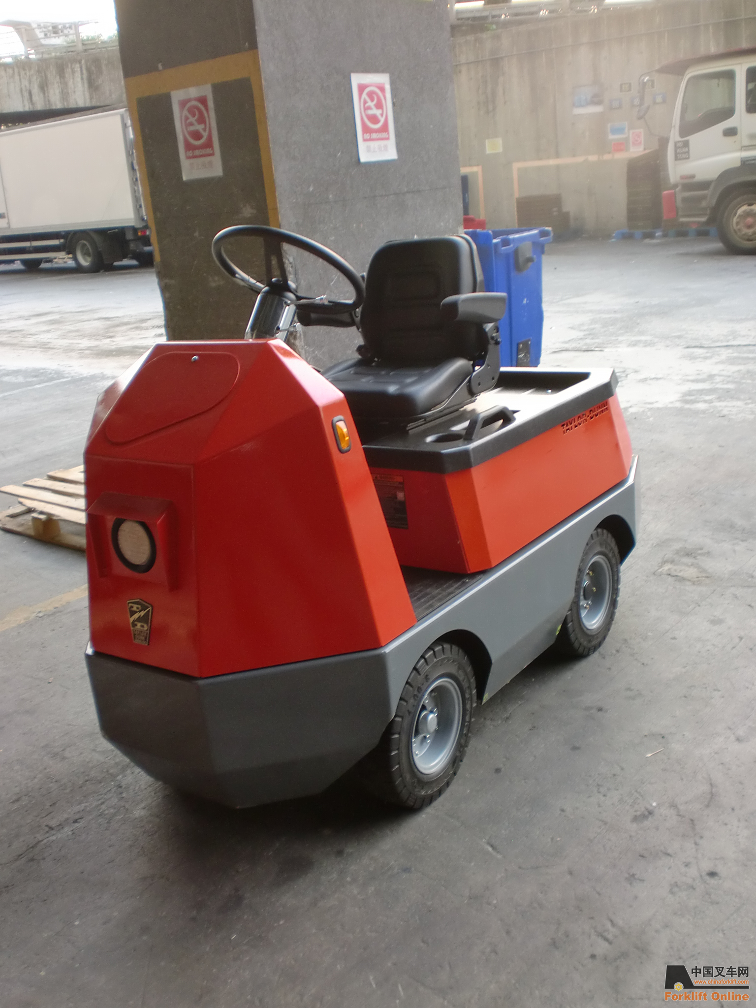 美國Taylor-Dunn C425電動運輸車，牽引車