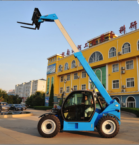 江河：多功能伸縮臂特種叉車(chē)
