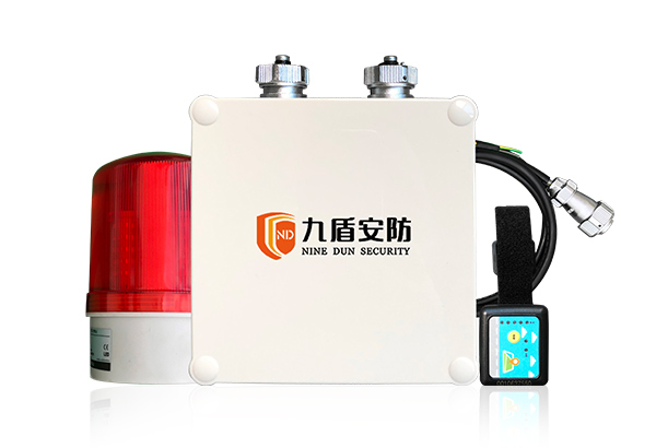 UWB叉車防撞預(yù)警報(bào)警系統(tǒng)拐角盲區(qū)無(wú)線測(cè)距行人倒車碰撞