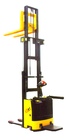 無錫諾力CL系列1.5T全電動堆高車 CL1534A