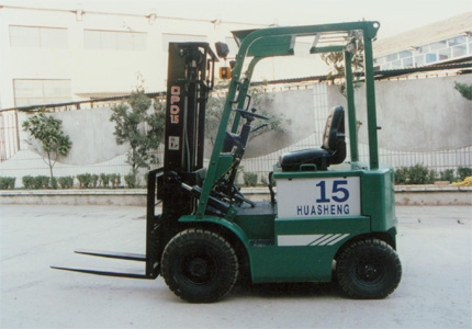 杭州華生1.5噸平衡重式蓄電池叉車 CPD15