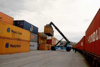 瑞典斯安姆威叉車（SmvLifttrucks）內(nèi)燃集裝箱正面吊 內(nèi)燃集裝箱正面吊