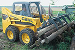 美國(guó)哥黑爾(GEHL)木材抱夾叉車 3935