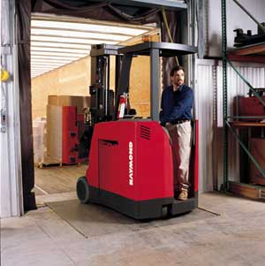 美國雷蒙叉車(RAYMOND)3000-5000磅站駕平衡重叉車 Stand-up Counterbalanced Lift Trucks