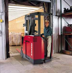 美國(guó)雷蒙叉車(chē)(RAYMOND)3000-3500磅站駕平衡重叉車(chē) Stand-up Counterbalanced Truck