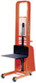 美國(guó)普瑞斯托叉車(PRESTOLIFTS)2000磅步行式半自動(dòng)電動(dòng)堆高機(jī) B652-2000