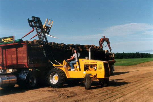 美國羅德(LOAD LIFTER)4,000磅內(nèi)燃平衡重叉車 AGRI-LIFTER
