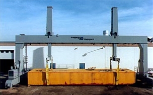 美國船用設備叉車(MARINE)自行式龍門吊 Hatch Cover Crane