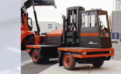 德國(guó)林德叉車(LINDE)3噸內(nèi)燃側(cè)面叉車 S30