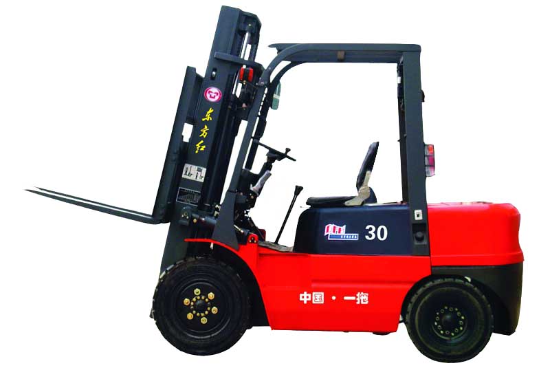 供應(yīng)一拖東方紅3噸柴油平衡重叉車 cpc30