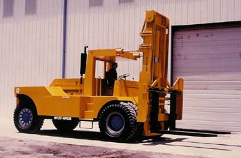 美國Apacheforlift& Equipment重箱內(nèi)燃平衡重叉車