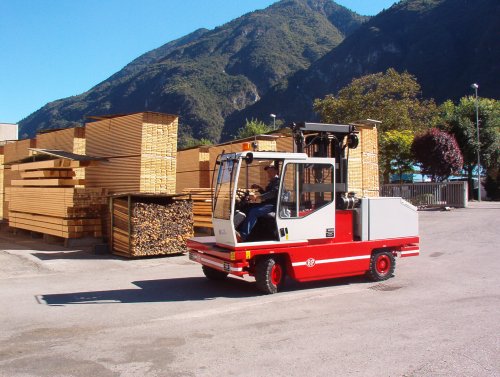 意大利BP4噸內(nèi)燃側(cè)面叉車 HT4C