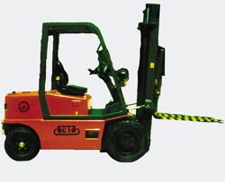 保加利亞Beta2.5噸柴油平衡重叉車 2540