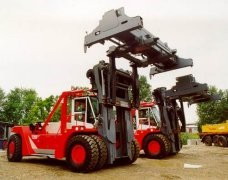 意大利CVS Ferrari F45 G4內(nèi)燃集裝箱叉車(chē) Ferrari F45 G4