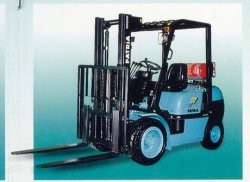 印尼Patria PFG18T-2內(nèi)燃平衡重叉車 PFG18T-2