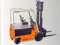 意大利卡瑞佛(CARER)R45N平衡重四輪電動(dòng)叉車 R45N