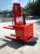 日本杉國(guó)(sugico)SR1-9/10/12電動(dòng)堆高機(jī)