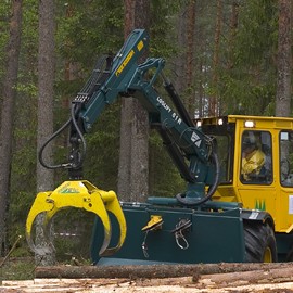 芬蘭(HIAB)LOGLIFT 81 R木材抓舉搬運叉車 LOGLIFT 81 R