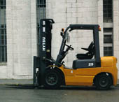 西班牙Talleres HYTSU v200 series 內(nèi)燃叉車 HYTSU v200 series