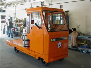 美國(guó)Taylor-Dunn B4-2500 CAB牽引車 B4-2500 CAB