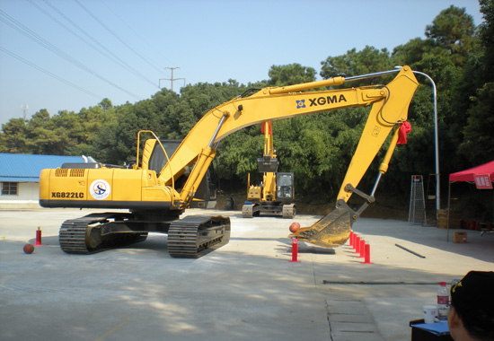 廈工挖掘機 XG822LC