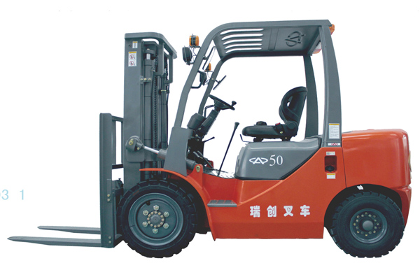 奇瑞5噸平衡重式內(nèi)燃叉車