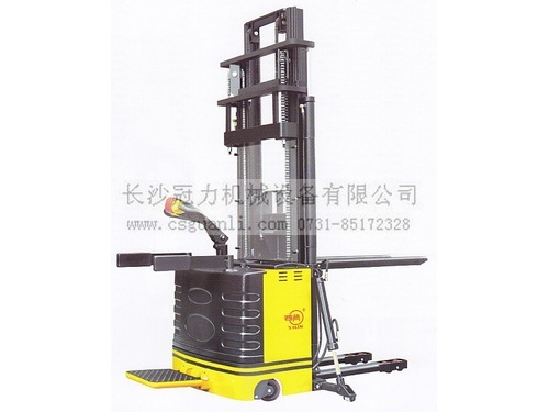 長沙叉車|全電動(dòng)堆高叉車|2噸全電動(dòng)堆高叉車 CDD2058