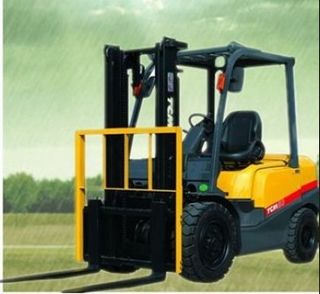 創(chuàng)新機械 內(nèi)燃動力平衡重式TCM叉車 FD30