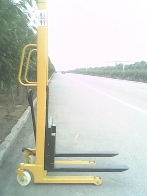 濟(jì)南手動液壓堆高車 CTY1