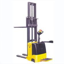 QD2型全電動液壓堆高車