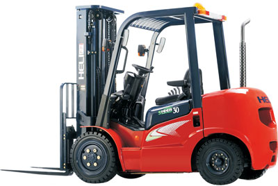 合力5噸內(nèi)燃叉車(chē)
