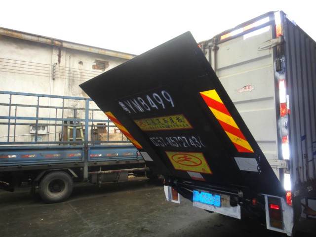 汽車(chē)裝卸尾板 廣州花都液壓裝卸尾板廠家直銷(xiāo) SL-TG-1000