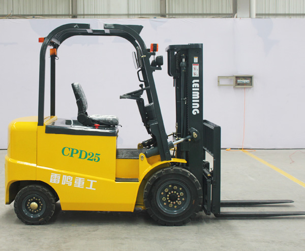京泰重工2.5噸電動平衡重叉車 CPD25