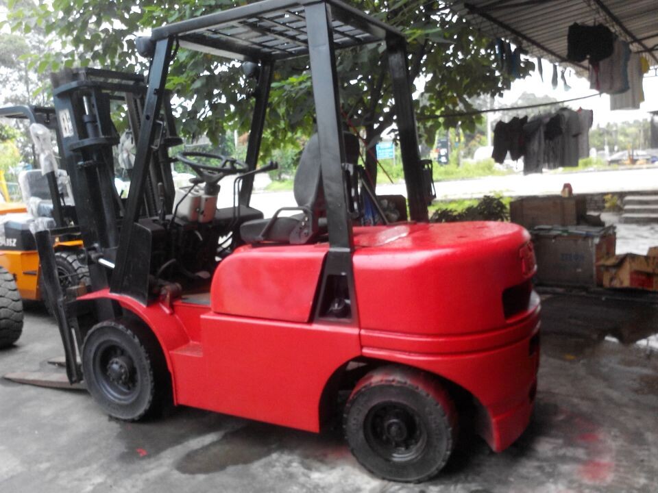 廣州捷誠：3噸二手臺(tái)勵(lì)福叉車 CPC30