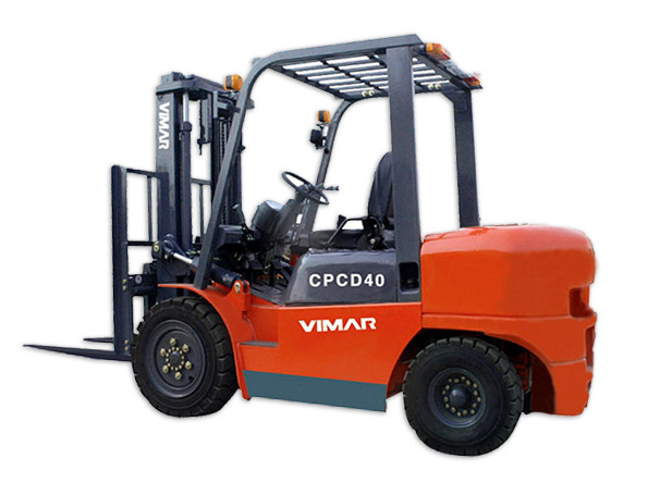 4-4.5T內(nèi)燃叉車 4-4.5T內(nèi)燃叉車