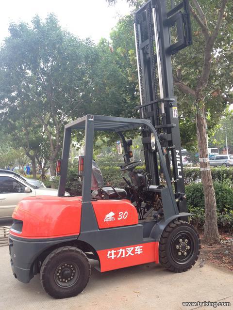 牛力叉車 FD30
