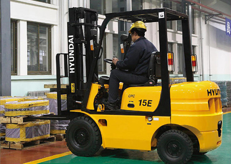 現(xiàn)代柴油叉車系列 CPC15-18E