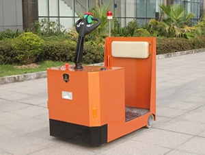 電動牽引車 站駕式 QSD30