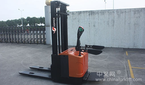 供應(yīng)合派電動(dòng)堆高車CDD16 EPS電子轉(zhuǎn)向系統(tǒng)，輕便省力；激情夏日五折熱賣中 CDD16