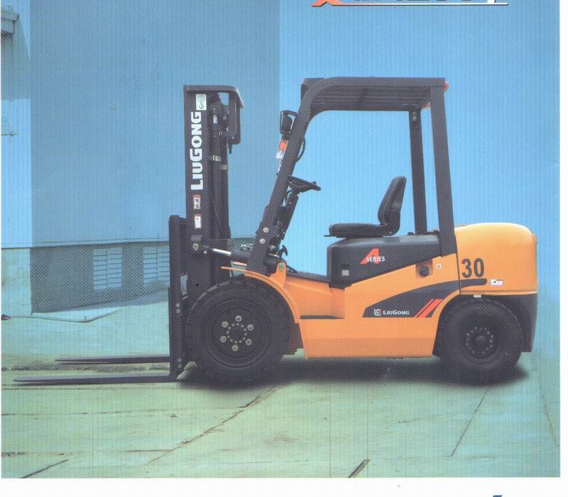 柳工內(nèi)燃平衡重叉車 CPC30/A