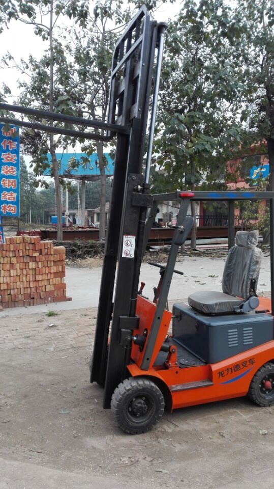 供應電動搬運車 電動叉車 一噸叉車 安陽市安龍車輛廠生產(chǎn)銷售 放心選擇 LLD-15