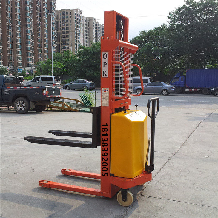 廣東工廠批發(fā)2噸半自動堆高車現(xiàn)貨