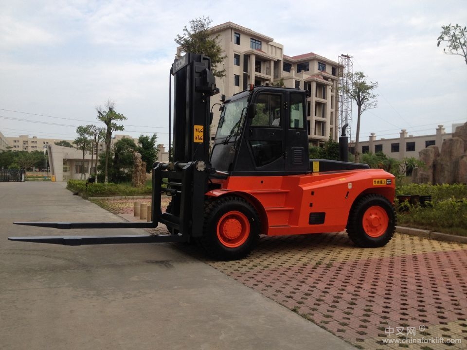 供應華南重工內(nèi)燃重型13噸叉車生產(chǎn)廠家對比杭州合力大連13噸叉車價格 HNF-130